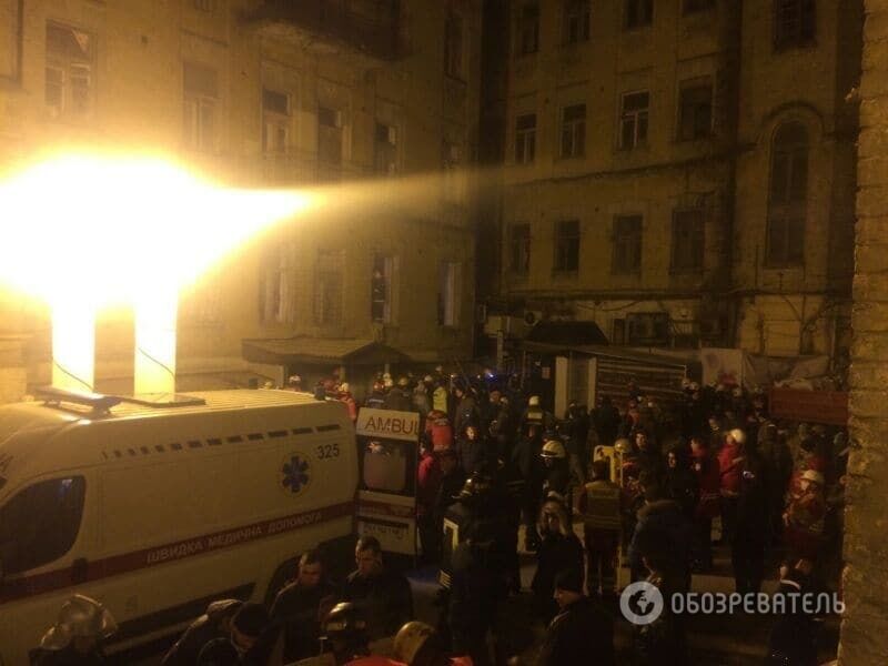Обвал будинку в центрі Києва: оприлюднені фото і відео рятувальної операції