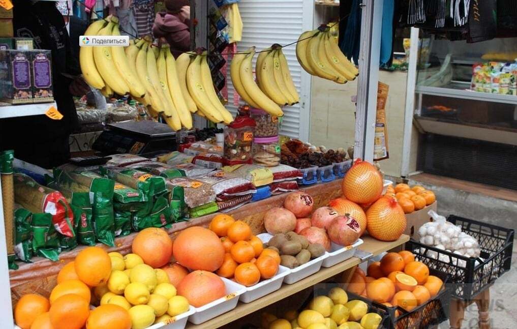 Подешевшали тільки банани: кримчани показали ціни в Феодосії. Фоторепортаж