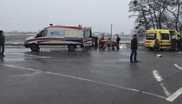 Гучна ДТП на Львівщині: загинув екс-регіонал, 10 осіб поранено. Фоторепортаж