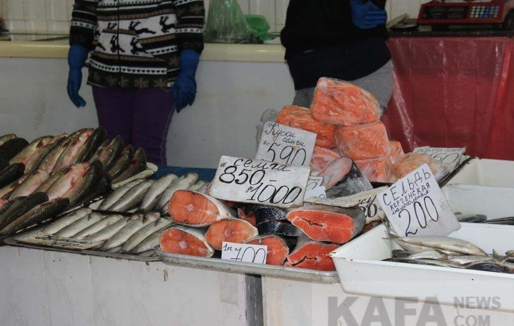 Подешевели только бананы: крымчане показали цены в Феодосии. Фоторепортаж