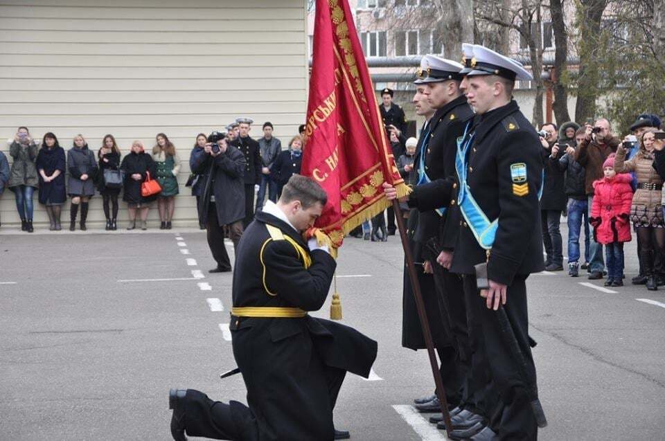 Спевшие в Крыму украинский гимн нахимовцы стали офицерами: фоторепортаж