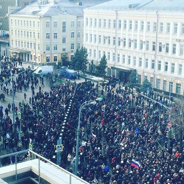 "Убитий за свободу": в Москві відбувся марш пам'яті Нємцова. Опубліковані фото і відео