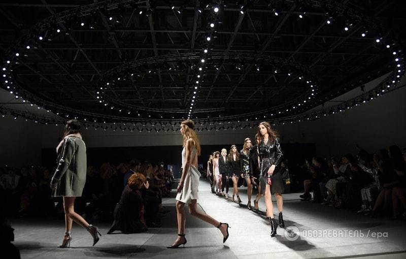 Неделя моды в Милане: Versace собрал топовых моделей в своем показе
