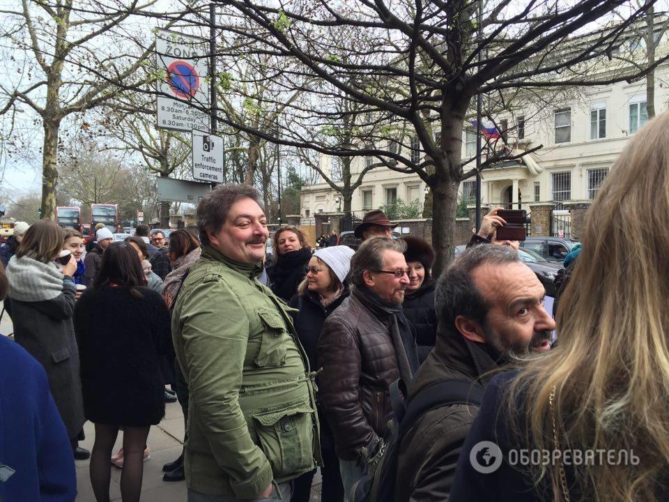 Шендерович и Троицкий в Лондоне почтили память Бориса Немцова: фоторепортаж