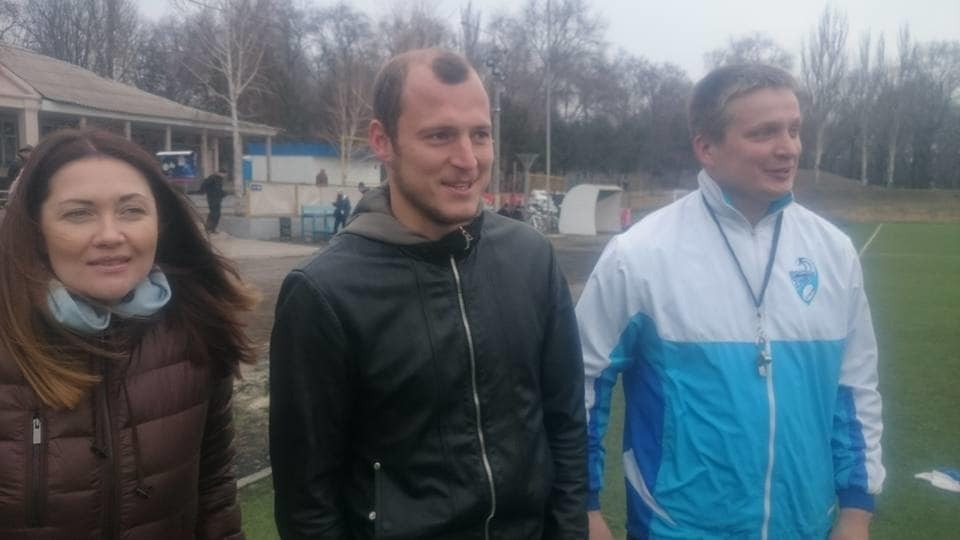 Футболіст збірної України зробив несподіваний подарунок регбійному клубу: фотофакт