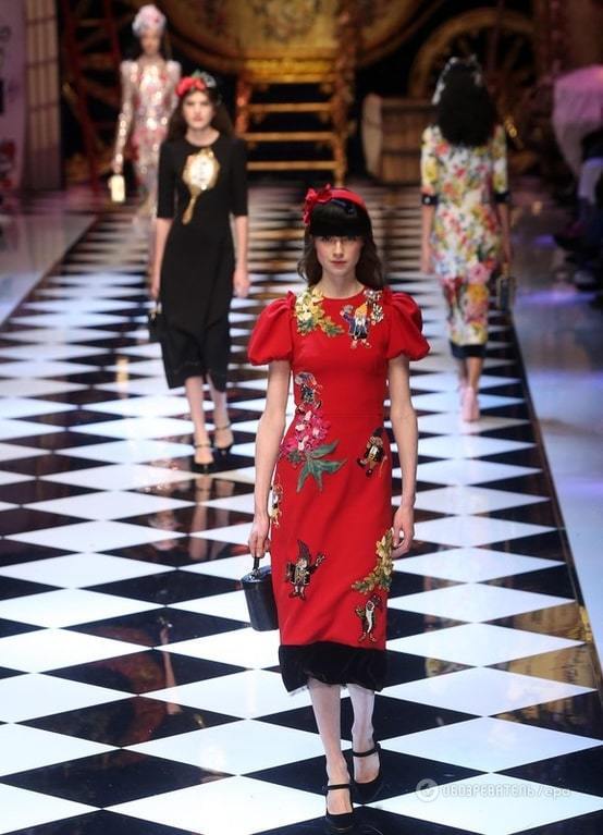Фантастические цветы и сказочные принцессы: показ Dolce&Gabbana в Милане