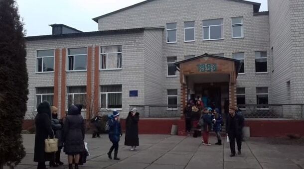 ЧП в школе на Киевщине: 18 учеников попали в больницу