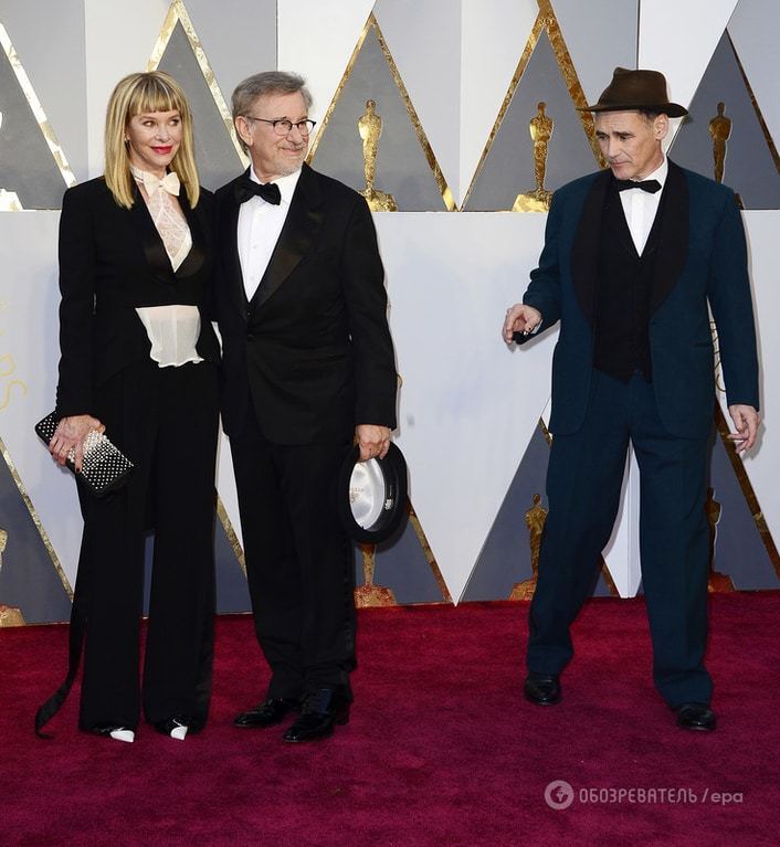 Голливудские звезды прошлись по красной дорожке "Оскара-2016"
