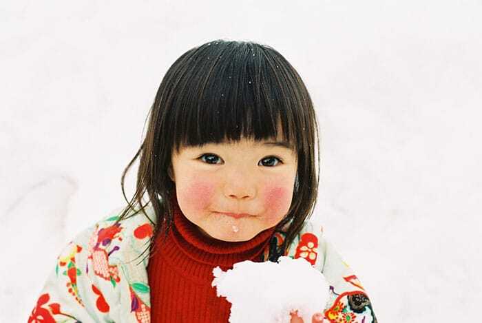 Неймовірні пригоди 4-річної японської дівчинки під час подорожі світом