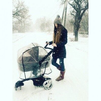 «Супермодель» Карина Данилова похвасталась дочкой (фото)