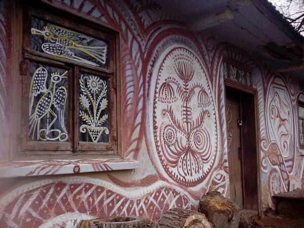 Домики в селе превратили в произведения искусства: опубликованы фото