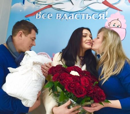 «Мисс Украина Вселенная» Ольга Стороженко родила дочь (фото)