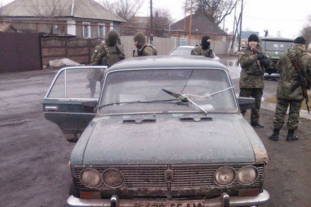 Ремонт не вдався: терористам "ЛНР" везли понад 100 банок фарби