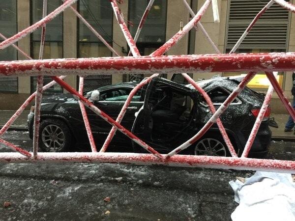У Нью-Йорку обвалився кран довжиною в цілий квартал: фоторепортаж