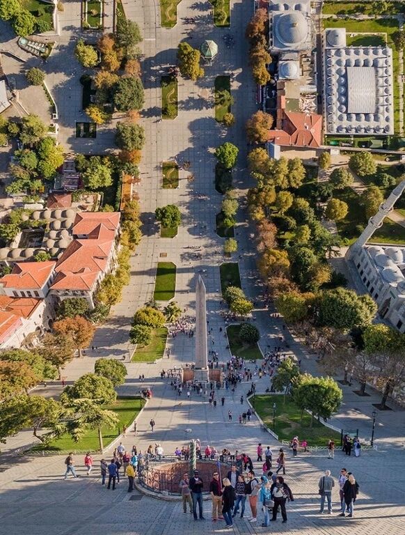 Гибкий Стамбул: фотограф "согнул" улицы города в необычном проекте