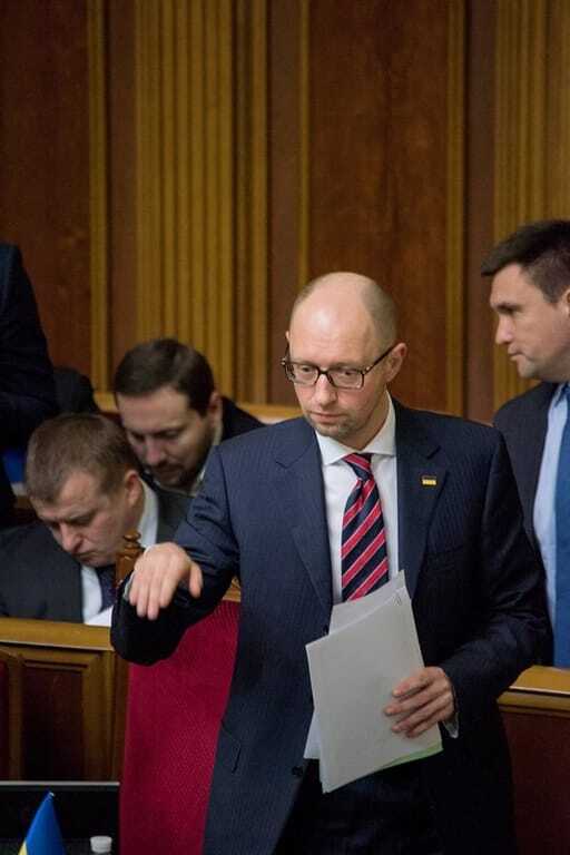 "Не надо печалиться": журналист "подловил" эмоции Яценюка во время "часа правительства"