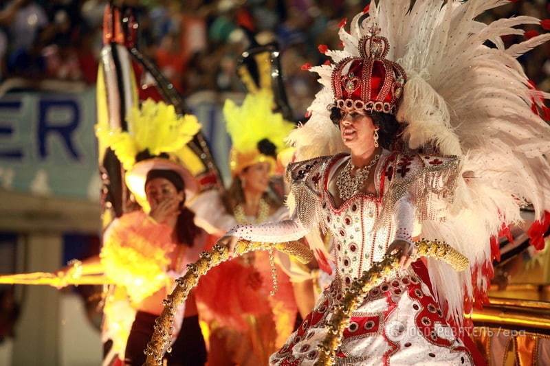 Фантастическое зрелище: в Рио-де-Жанейро стартовал традиционный карнавал