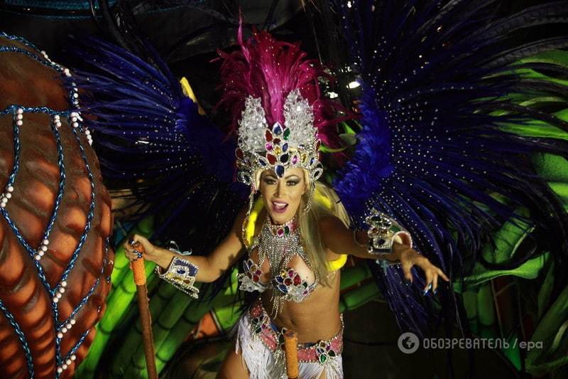 Фантастичне видовище: в Ріо-де-Жанейро стартував традиційний карнавал. Дивовижні фото