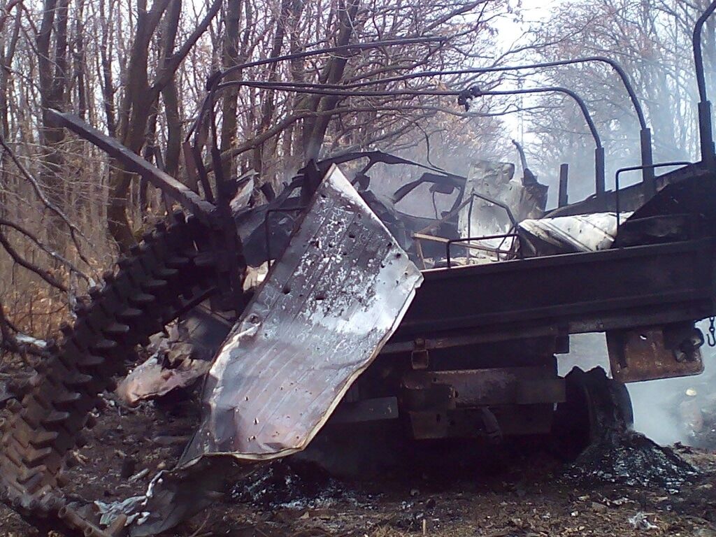 На Донбасі підірвалася вантажівка з бійцями АТО: є поранені