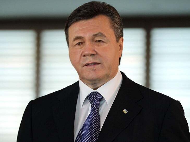 "Вы бурят? Я очень рад!": Януковичу и Азарову примерили образ Герман