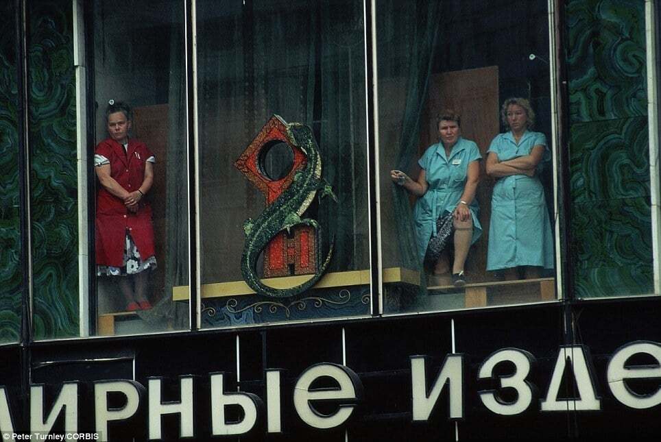 Это было начало конца: опубликованы фото последних дней СССР