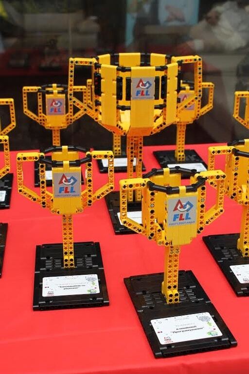 Дети-изобретатели удивили инновациями на Всеукраинском научном LEGO-турнире