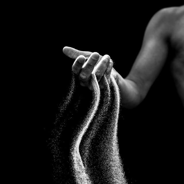 Завораживающие черно-белые фото Бенуа Корти