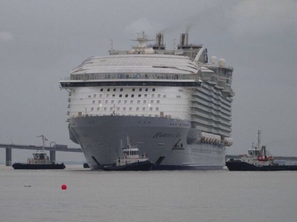 У Франції зійшов на воду найбільший круїзний лайнер у світі