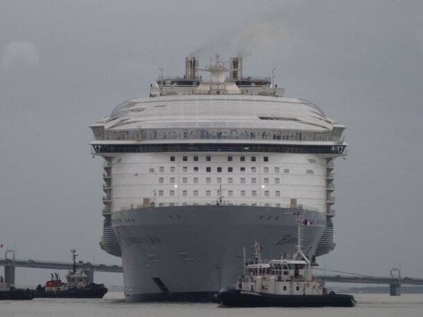 У Франції зійшов на воду найбільший круїзний лайнер у світі