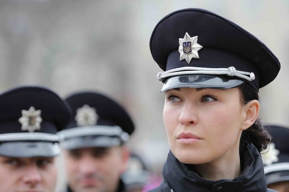 Каждый четвертый  - девушка: в Тернополе состоялась присяга полицейских