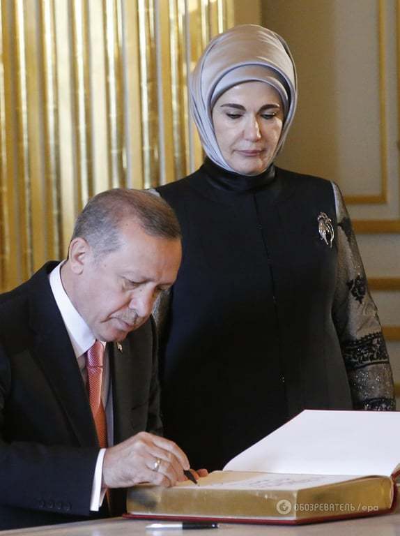 Первая леди Турции назвала гаремы "школой для женщин"
