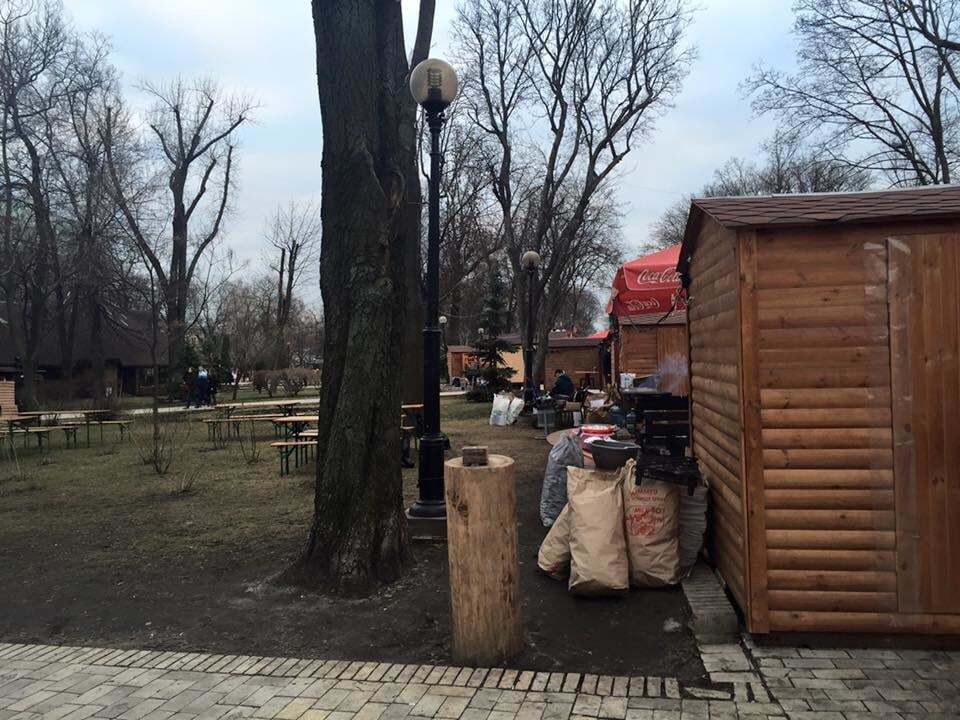 Кошмар в центре Киева: в соцсети пожаловались на беспорядок в парке Шевченко