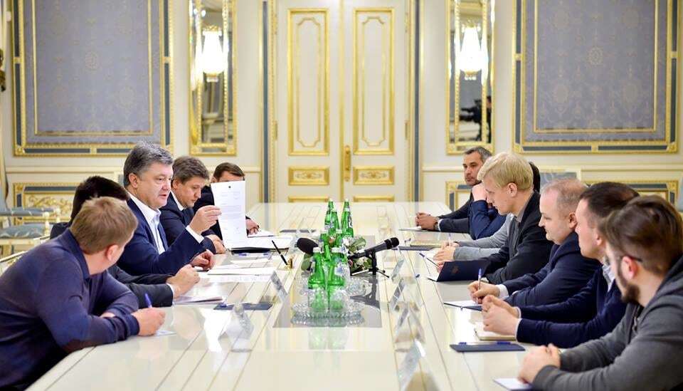У Порошенко рассказали, когда украинцам "светит" Европа без виз