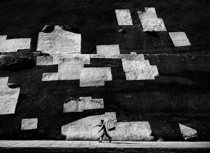 Глазами 13-летнего фотографа: появились потрясающие снимки Гонгонга 1950-х годов