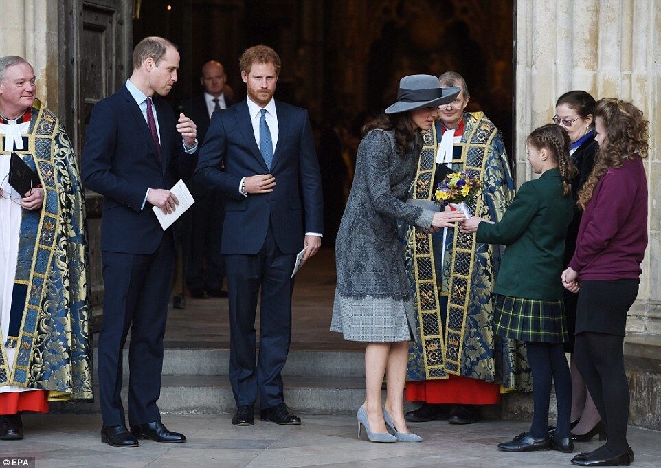 Три поколения британских монархов собрались на службе в Вестминстерском аббатстве