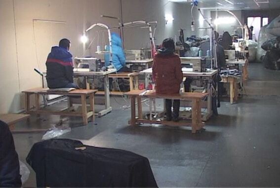 Под Одессой правоохранители прикрыли подпольный цех по производству одежды