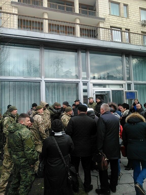 Нарушители прорвались в ВР: полиция Киева открыла уголовное производство