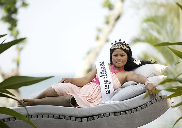 У Камбоджі відбувся конкурс краси жінок, що стали жертвами вибухів мін