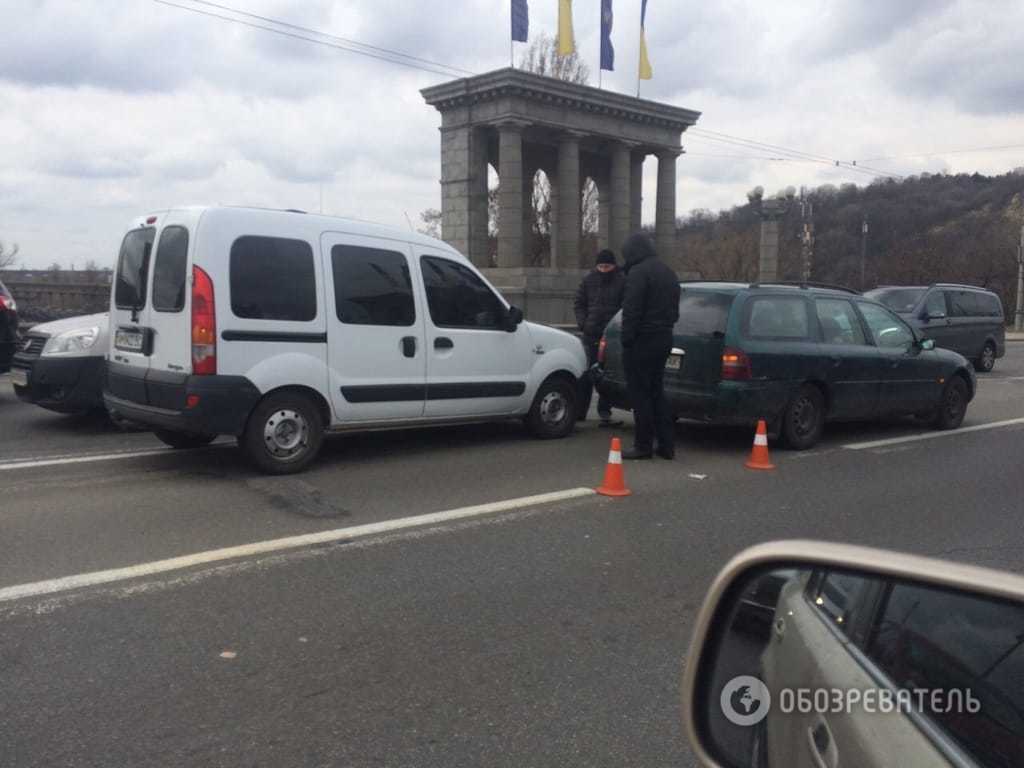 В Киеве из-за  ДТП остановился мост Патона