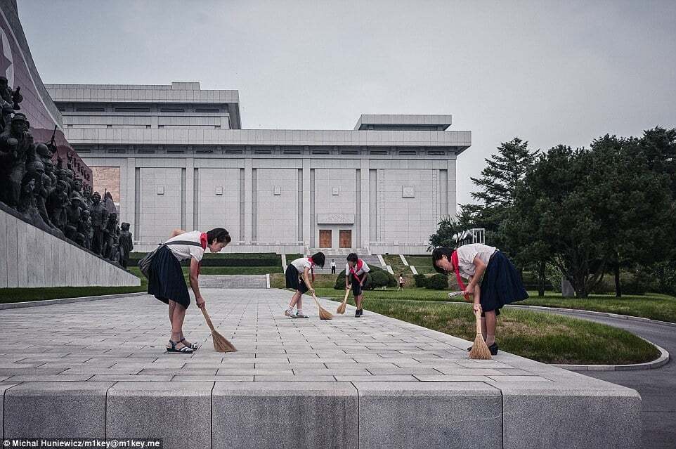 Путешествие по закрытой стране: фотограф показал жизнь в столице КНДР