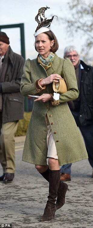 Парад шляпок: как прошел женский день на скачках в Челтенхэме