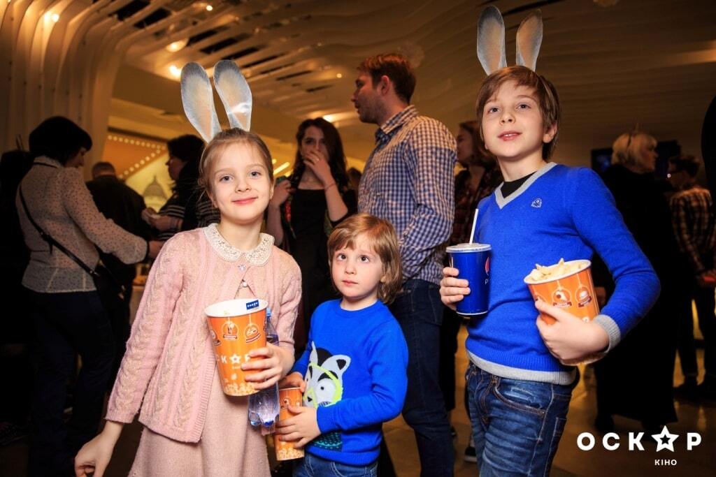 Егорова с детьми, Огневич и другие звезды посетили премьеру "Зоотрополиса" в Киеве