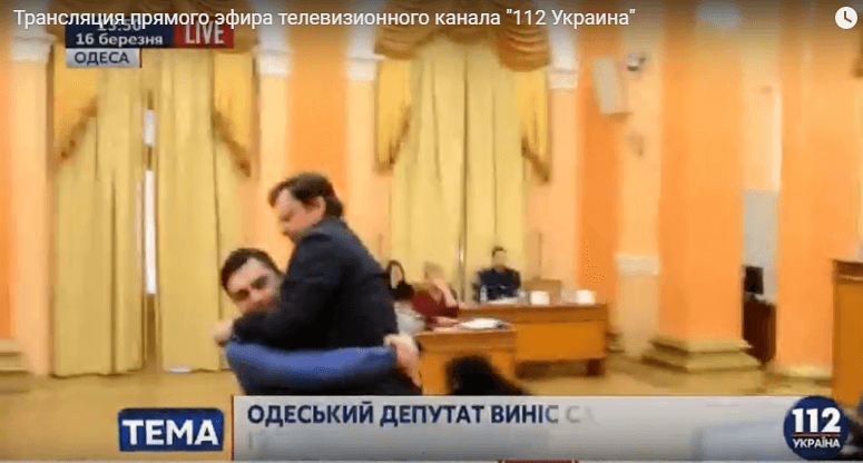 Пример Барны заразителен: в Одессе Боровика вынесли на руках из мэрии
