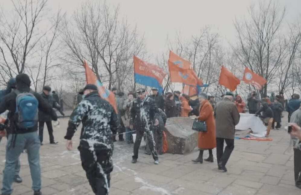 Повернути все взад! У Києві розігнали мітинг за відродження СРСР
