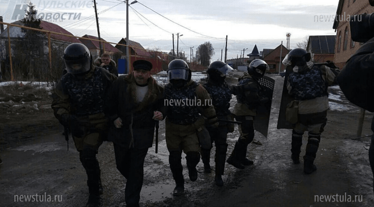В России власти бросили полтысячи силовиков на подавление "цыганского бунта": опубликованы фото и видео