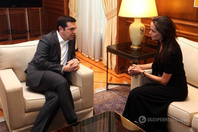 Джоли в Афинах обсудила европейский кризис беженцев с премьером Греции