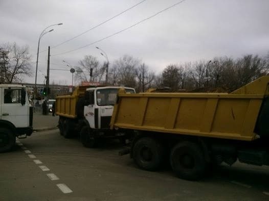 Забудова в Києві: на Позняках сталася бійка
