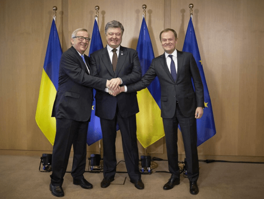В Брюсселе Порошенко встретился с Туском и Юнкером: видеофакт