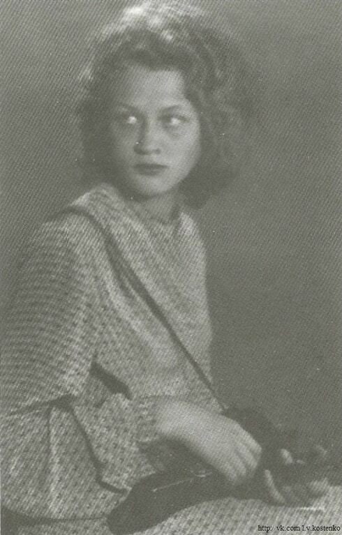 День рождения Лины Костенко: фото поэтессы в молодости