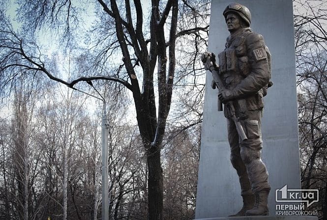 В Україні відкрили перший пам'ятник воїнам, загиблим на Донбасі. Опубліковані фото і відео